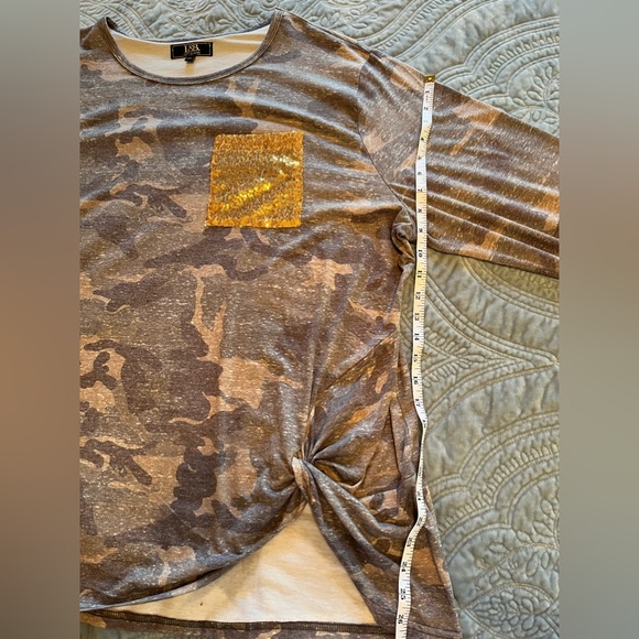 L&B Plus Size Camo Shirt with Blingy Gold Seguin Faux Pocket. Size 3X - Picture 7 of 7